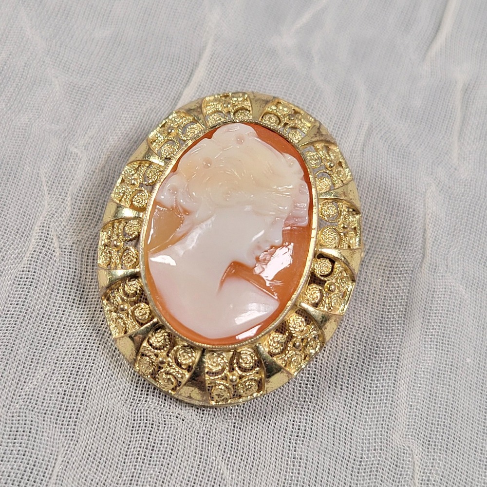 Vintage Carved Shell Cameo Brooch Pendant Gold Wash 800 Silver Filigree Jewelry